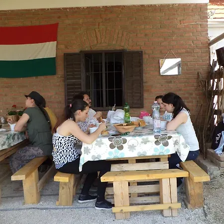 Zengosziv Jurtafalu Semesterpark *